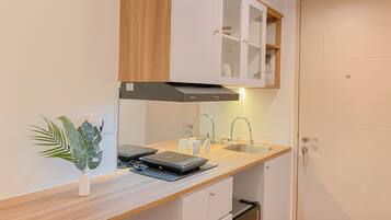 Standard Studio, 1 Bedroom (Apartment) | Private kitchen