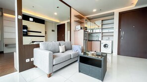 Standard Studio, 1 Bedroom (Apartment) | Living room