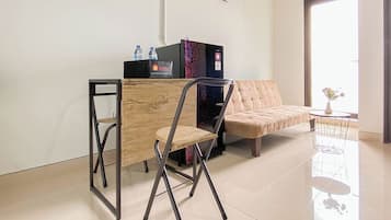 Standard Apartment, 1 Bedroom (Apartment) | Dining room