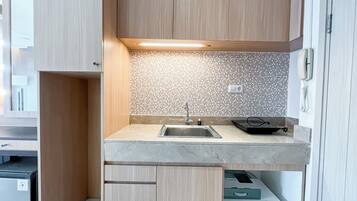 Standard Studio, 1 Bedroom (Apartment) | Private kitchen