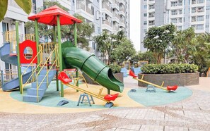 Área de juegos infantiles al aire libre