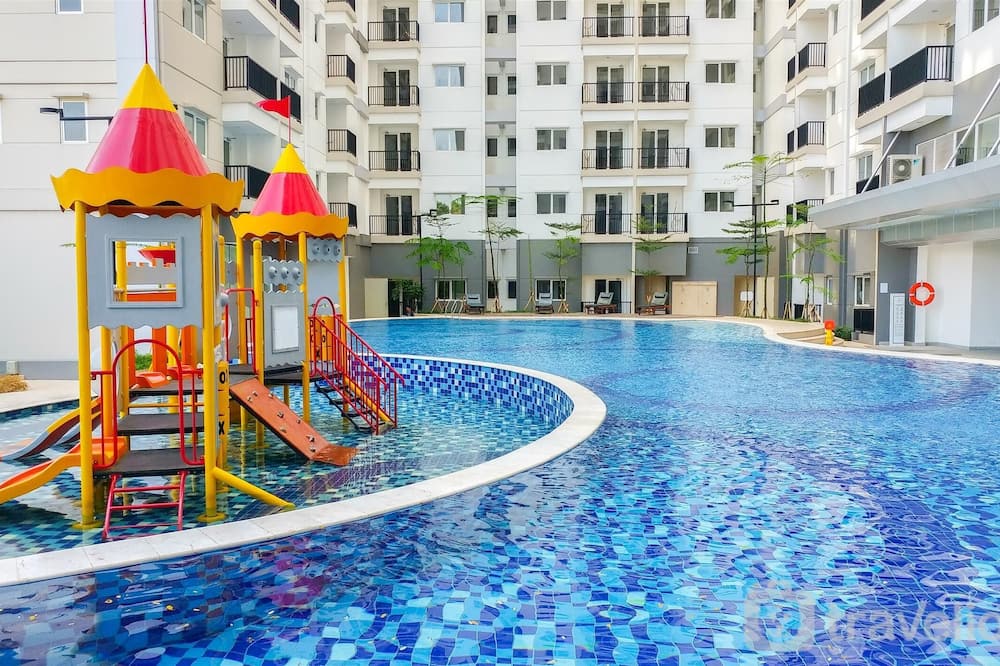Comfy and Strategic 2BR Apartment at Signature Park Grande