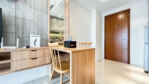 Standard Apartment, 1 Bedroom (Apartment) | Dining room