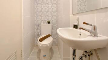 Standard Studio, 1 Bedroom (Apartment) | Bathroom