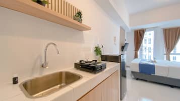 Standard Studio, 1 Bedroom (Apartment) | Private kitchen
