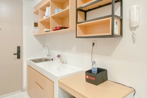 Standard Studio, 1 Bedroom (Apartment) | Private kitchen