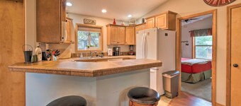 McCall Gem w/ Hot Tub • AC • Beach • Fire Pit