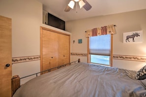 3 bedrooms, desk, free WiFi, bed sheets