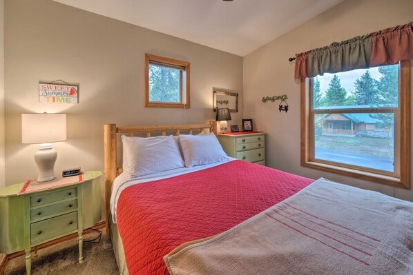 3 bedrooms, desk, free WiFi, bed sheets