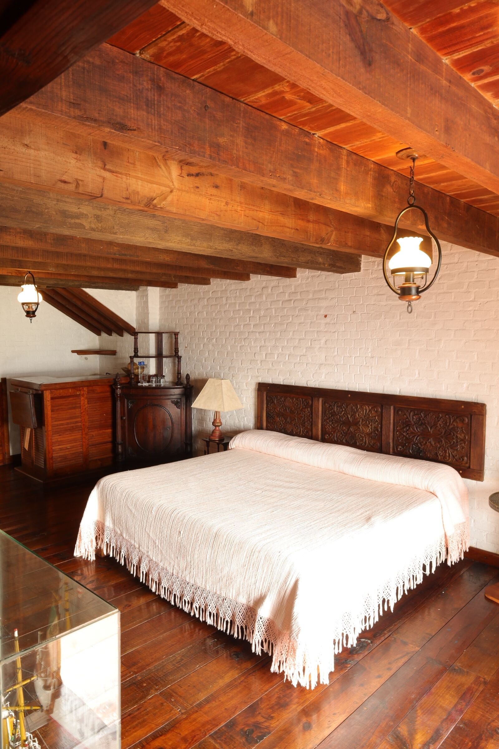 Deluxe Double Room, Lake View | Memory-foam beds, bed sheets