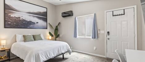 1 bedroom, desk, iron/ironing board, WiFi