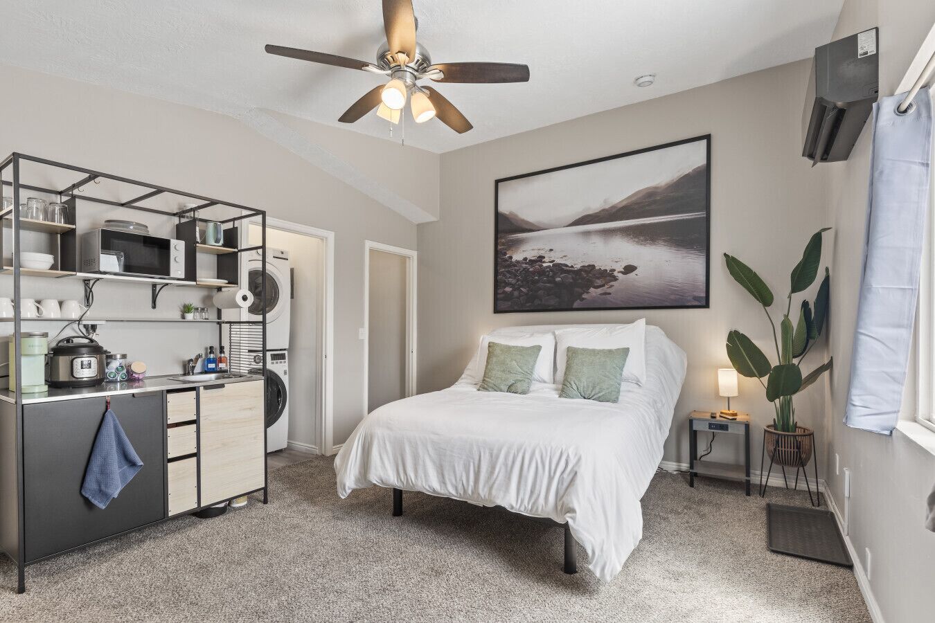 1 bedroom, desk, iron/ironing board, WiFi