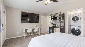 1 bedroom, desk, iron/ironing board, WiFi