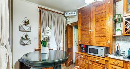2 Mi to Dtwn: Harrisburg Escape w/ Furnished Deck!