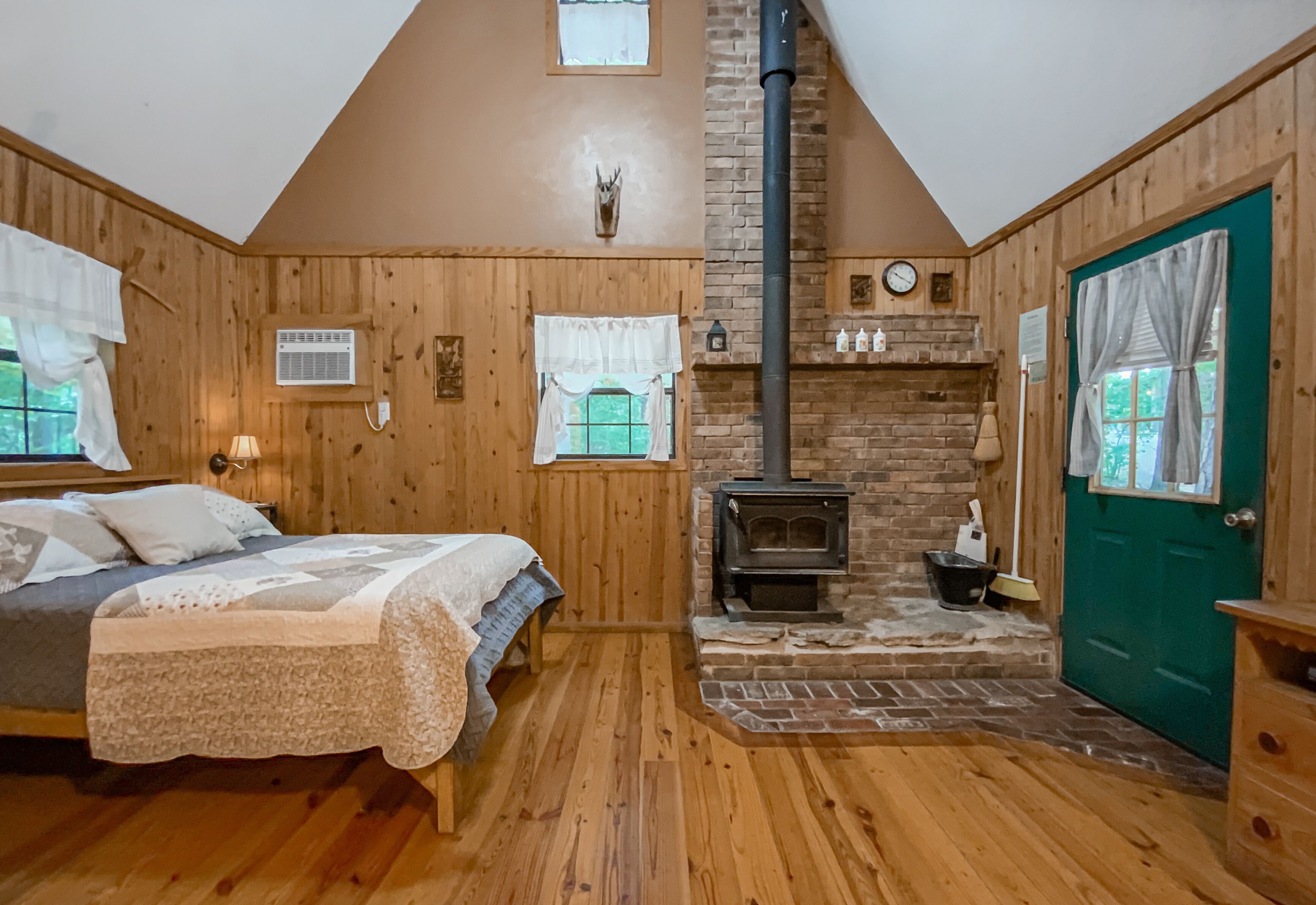 2 多间卧室、WiFi、床单