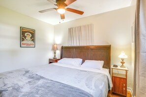 4 bedrooms, desk, iron/ironing board, travel crib