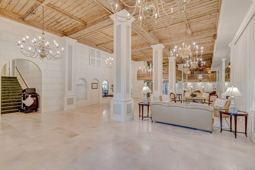Palm Beach Regency Walk To Beach - 팜비치