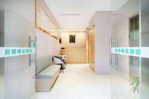Unclassified image, 2 of 14, button - Shanghai Lianglou Boutique Hotel (Shanghai)