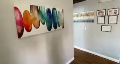 THE VACATION SPOT IN HENDERSON3-bedroom house in brilliant Henderson with WiFi