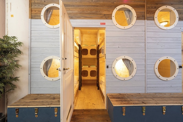 Asrama Umum Ekonomi, hanya perempuan | Wi-Fi gratis dan seprai linen