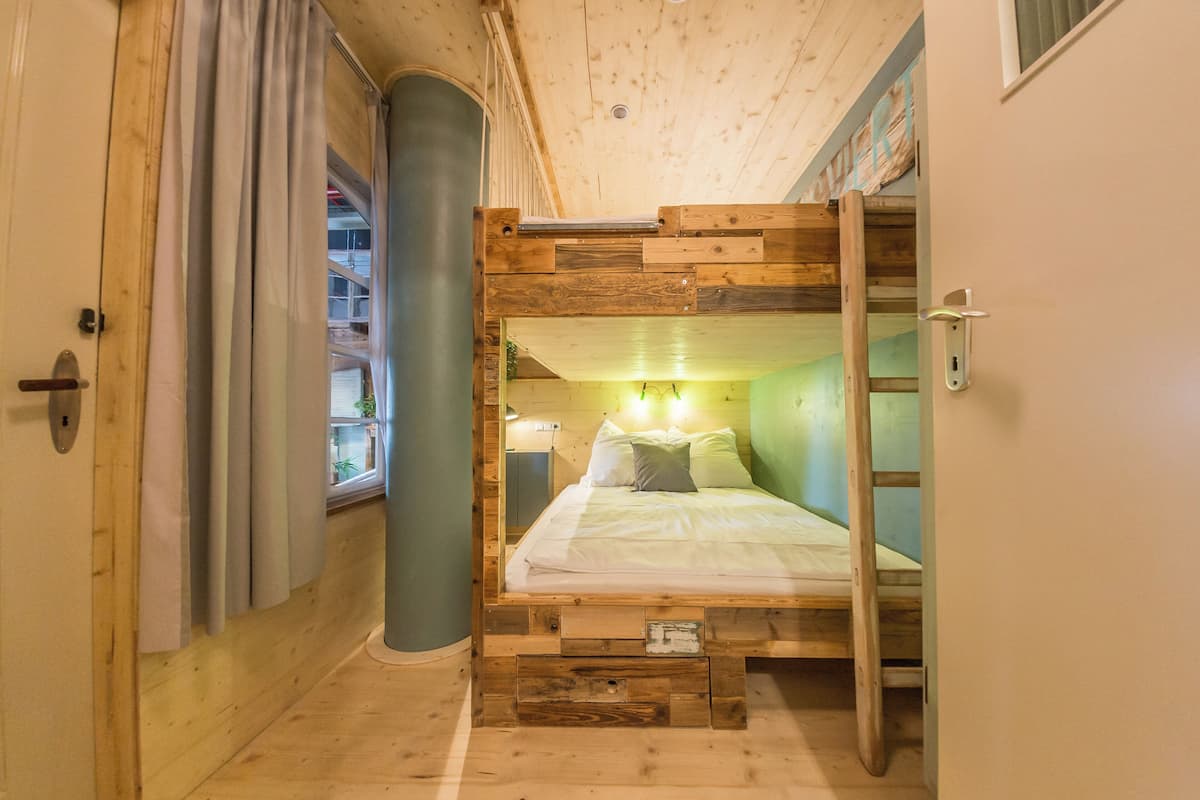 Deluxe Quadruple Room | Wi-fi percuma, cadar katil