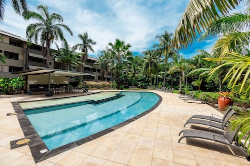 Kewarra Beach Studio Apt with Resort Pool & BBQ