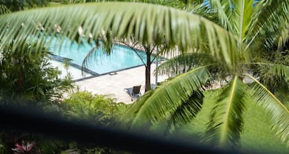 Kewarra Beach Studio Apt with Resort Pool & BBQ