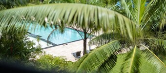 Kewarra Beach Studio Apt with Resort Pool & BBQ