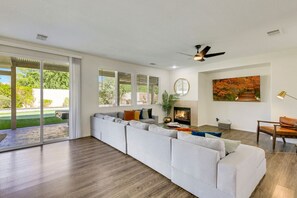 Smart-TV, peis og bordtennis