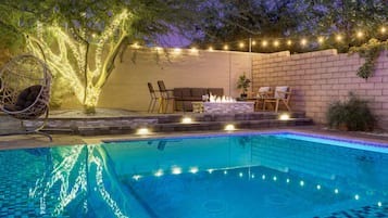 Lämmitetty uima-allas