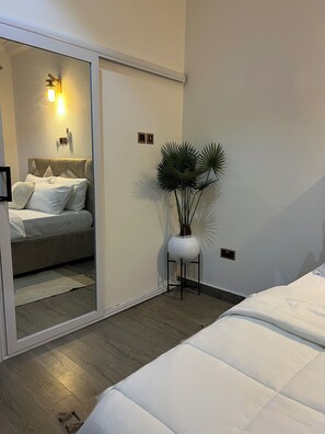2 dormitorios, tabla de planchar con plancha, wifi y ropa de cama