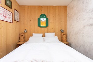 3 bedrooms, free WiFi, bed sheets