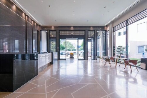 Fairyland Hotel (Linhai Yintaicheng)