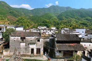 Unclassified image, 2 of 62, button - Xiaotaoyuan Inn (Wuyuan)