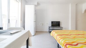 4 bedrooms, WiFi, bed sheets