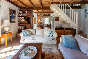 TV, fireplace, DVD player, stereo