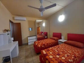 4 chambres, fer et planche à repasser, Wi-Fi gratuit, draps fournis