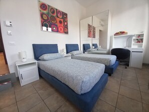 3 chambres, fer et planche à repasser, Wi-Fi gratuit, draps fournis