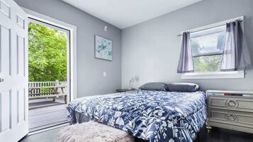 4 bedrooms, travel cot, WiFi, bed sheets