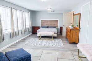 3 chambres, fer et planche à repasser, lit parapluie, Wi-Fi