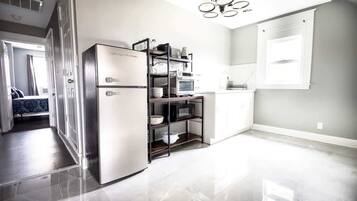 Fridge, microwave, oven, coffee/tea maker