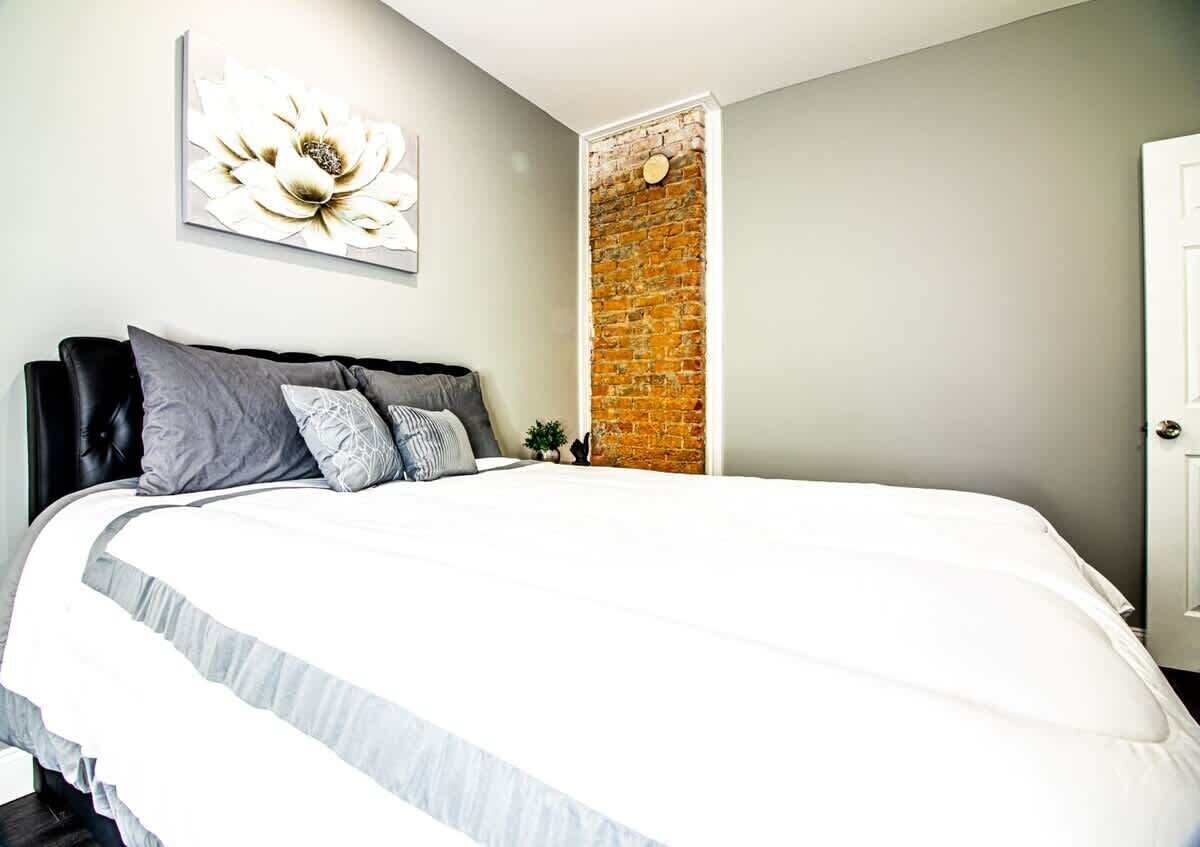 1 habitación, tabla de planchar con plancha, wifi y ropa de cama 
