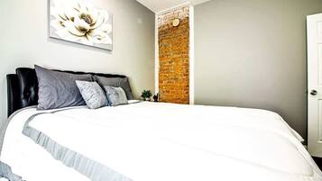 1 habitación, tabla de planchar con plancha, wifi y ropa de cama