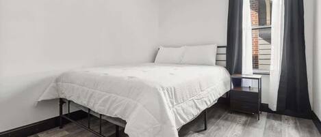 5 bedrooms, WiFi, bed sheets