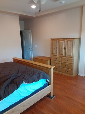 1 habitación, wifi y ropa de cama