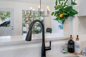 Interior - Cozy Miss - Comfy Family-Friendly Bungalow/Fenced Yard - Peaceful Neighborhood! (Southaven)