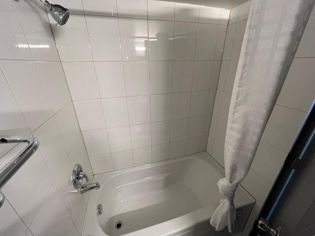 Deluxe Double Room, City View | Bathroom | Free toiletries, hair dryer, towels, soap