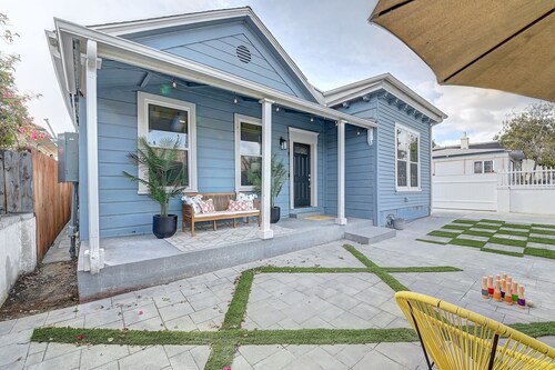 Cozy Boho Bungalow Near Downtown with Spa