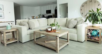 Comfy Family Home w/ 4 rooms, WiFi, Office & Community Pool, in Rhome