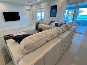 Smart TV - NO BIG TING - Beautiful Oceanfront Beach House, Snorkel Paradise w/ Private Pool (rum point)